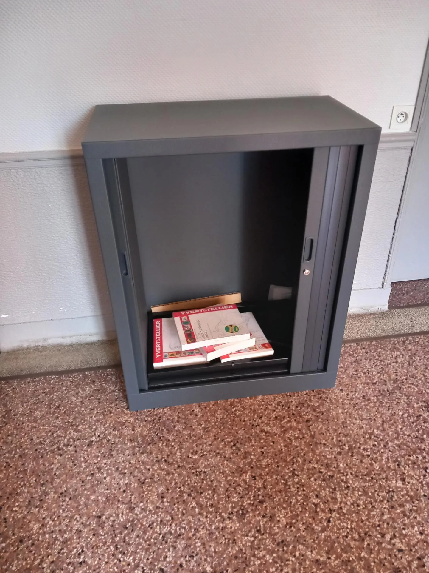 Armoire bibliothèque